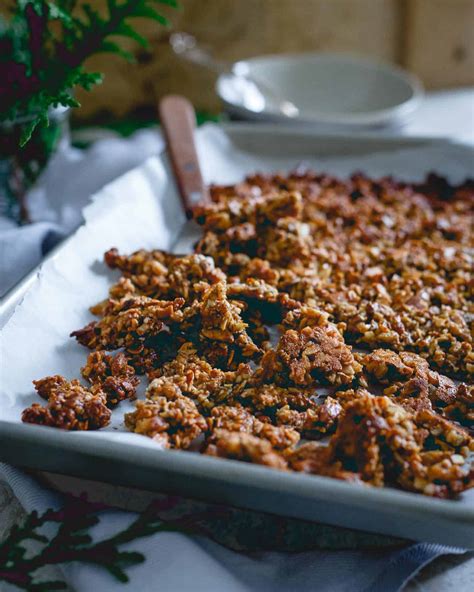 paleo-gingerbread-granola-running-to-the-kitchen image