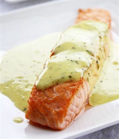 grilled-salmon-recipe-with-mint-basil-sauce-eatwell101 image