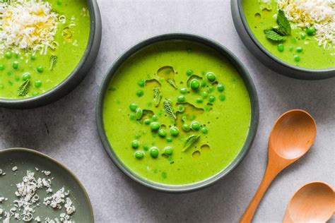super-easy-pea-and-mint-soup image