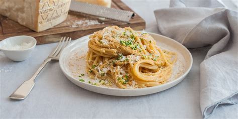spaghetti-with-gremolata-recipe-great-italian-chefs image