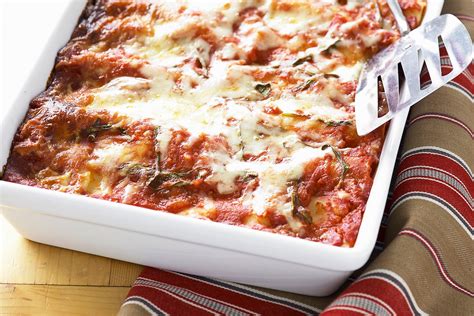 the-8-best-lasagna-bakeware-pans-in-2022-the-spruce image