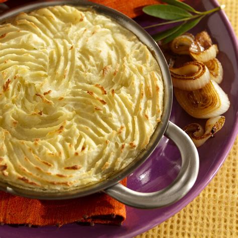 potato-mushroom-pie-with-caramelized-onions image