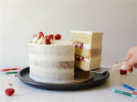 raspberry-streusel-cake-wood-spoon image
