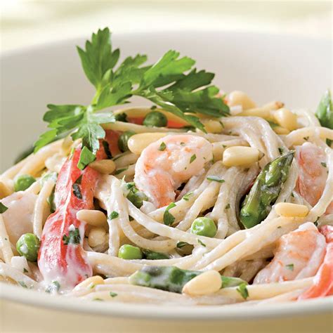 creamy-garlic-pasta-with-shrimp-vegetables-for-two image