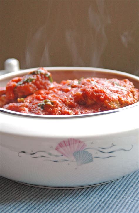 italian-meat-sauce-with-country-ribs-cooking-with image