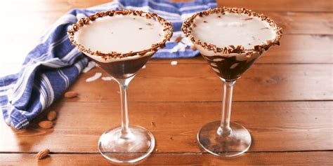 best-almond-joy-martini-how-to-make-almond-joy image