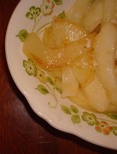 fried-pears-recipe-a-hundred-years-ago image