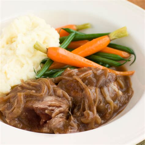 liver-and-onions-in-gravy-recipe-polonist image