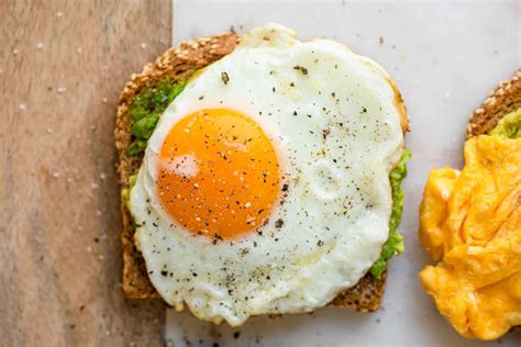 avocado-toast-with-egg-4-ways-feelgoodfoodie image