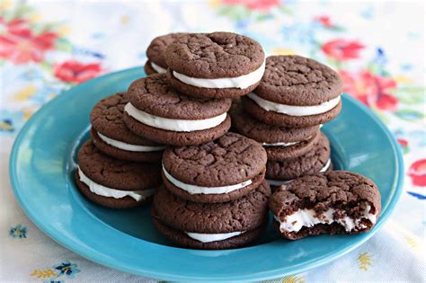 recipe-for-whoopie-pies-with-cream-cheese-filling image