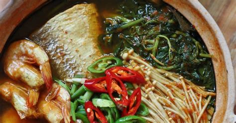 spicy-fish-soup-with-mugwort-maeuntang-cooking image