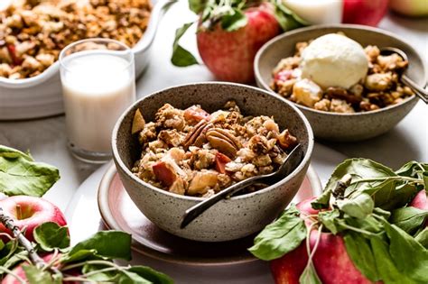 vegan-apple-crisp-recipe-easy-healthy-foolproof image