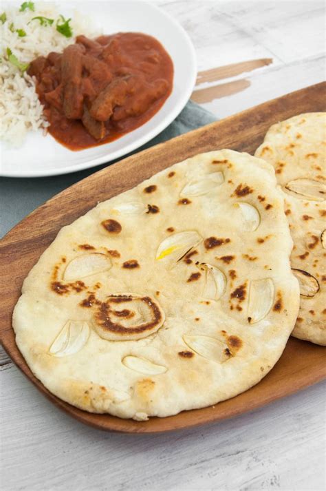 indian-garlic-naan-recipe-elephantastic-vegan image