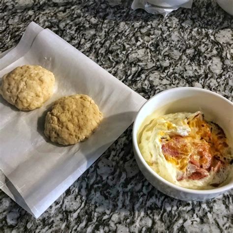 how-to-cook-bacon-and-eggs-in-the-microwave-mugs image