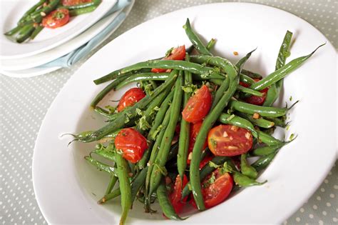 roasted-green-beans-and-tomatoes-slenderberry image
