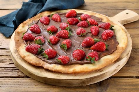 27-best-strawberry-pizza-recipes-bella-bacinos image