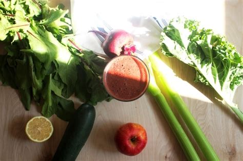 3-breakfast-juice-recipes-to-energize-your-mornings image