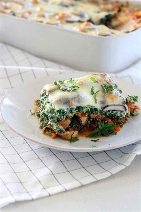 spinach-and-mushroom-vegetarian-lasagna-bowl-of image