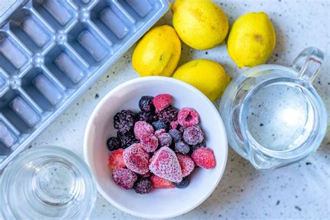 easy-berry-lemonade-just-3-ingredients-mom-on image