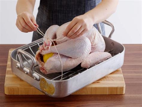 thanksgiving-turkey-101-your-guide-to image
