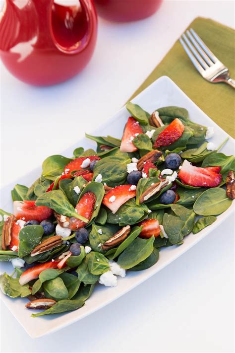 berry-spinach-salad-recipe-momsdish image