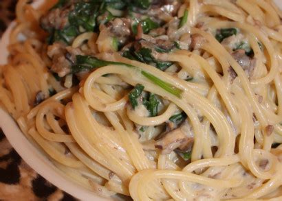 spinach-mushroom-alfredo-pasta-tasty-kitchen-a image