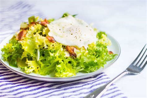 frise-aux-lardons-salade-lyonnaise-mon-petit-four image