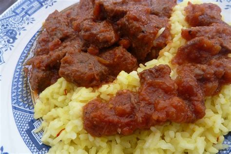 kokkinisto-a-greek-red-sauce-for-meat-recipe-the-spruce-eats image