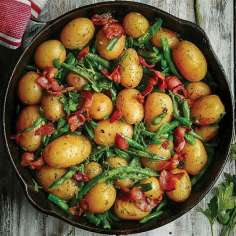 southern-green-beans-with-new-potatoes-and-bacon image
