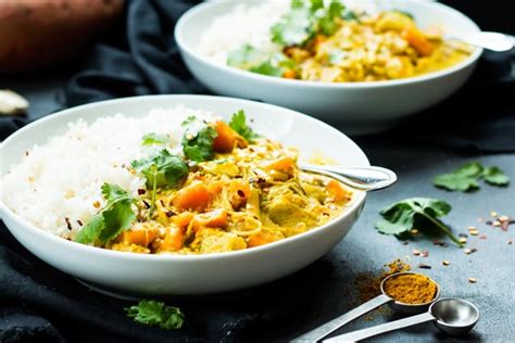 slow-cooker-chicken-curry-with-coconut-milk-evolving image