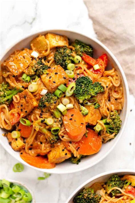 30-minute-vegan-red-curry-noodle-bowls-simply-quinoa image