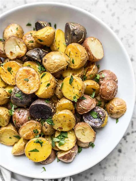 delicious-rosemary-roasted-potatoes-easy-side-dish image