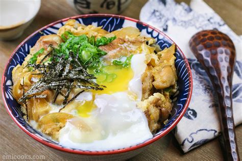 oyakodon-親子丼-japanese-chicken-and-egg-rice image