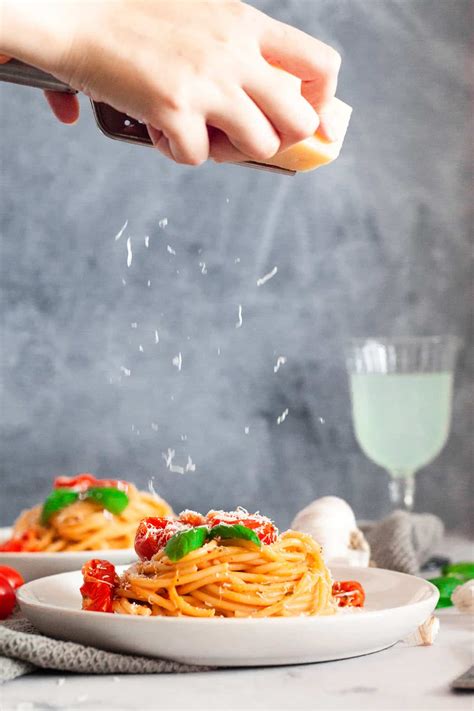 creamy-tomato-and-mascarpone-pasta-the-classy-baker image