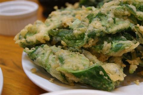 how-to-cook-the-best-crispy-spinach-eat-like-pinoy image