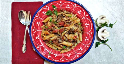 one-pot-beef-and-penne-in-a-red-wine-sauce image