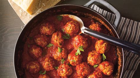 how-to-make-the-best-meatballs-in-tomato-sauce image