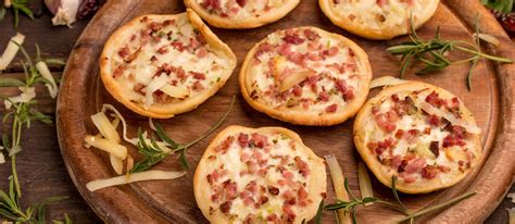 cheese-and-bacon-roll-traditional-snack-from-australia image