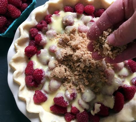 raspberry-sour-cream-crumble-pie-cooking-mamas image