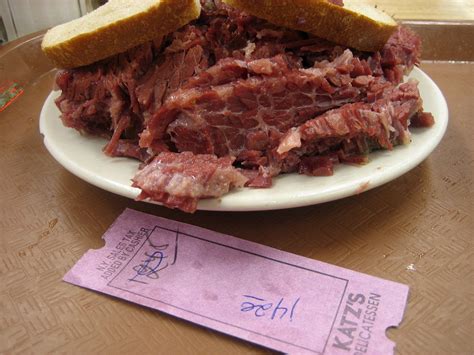 corned-beef-sandwich-wikipedia image