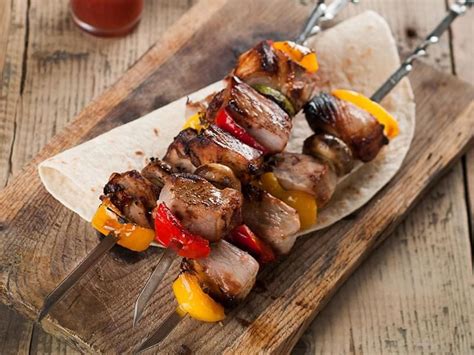 recipes-veal-and-vegetable-kebabs-soscuisine image