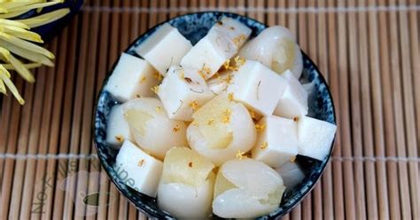 chinese-almond-jelly-杏仁豆腐-no-frills image