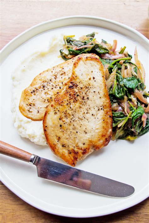 sauted-chicken-with-spinach-and-red-onions-the image