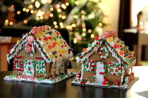 easy-graham-cracker-gingerbread-houses-for-kids-the image
