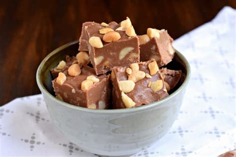 macadamia-nut-fudge image