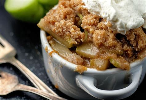 low-carb-keto-chayote-apple-crisp-marks-daily image