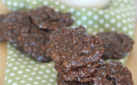 peanut-butter-oatmeal-no-bake-cookies-mommy-hates image