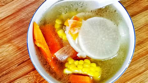 chinese-vegetable-soup-with-carrot-and-radish-taste image