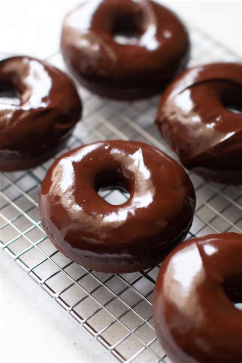 the-most-amazing-chocolate-donuts-pretty-simple image
