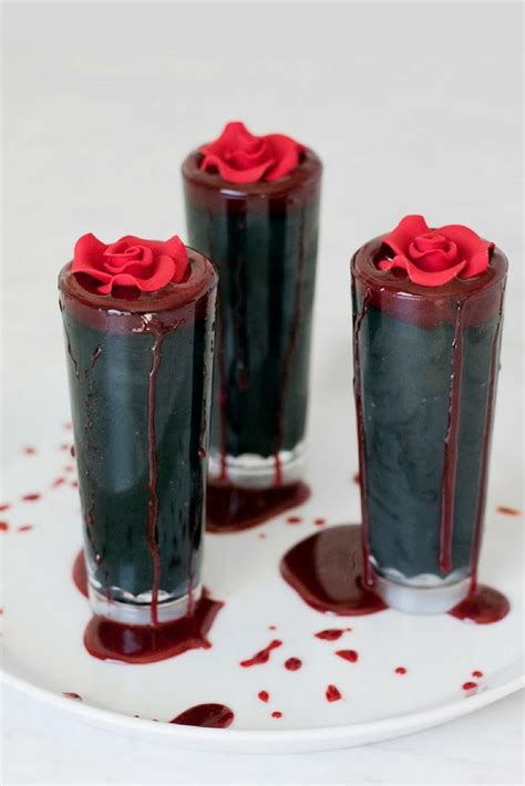 vampire-chocolate-mousse-parfaits-food-blogger image